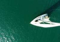 bateau à voile voilier d'en haut plate-forme voile mât